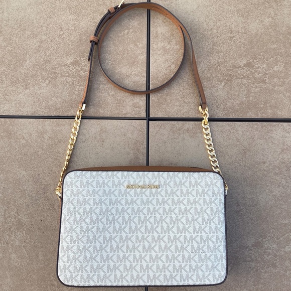 NWT Michael Kors Jet Set Crossbody - Picture 3 of 5